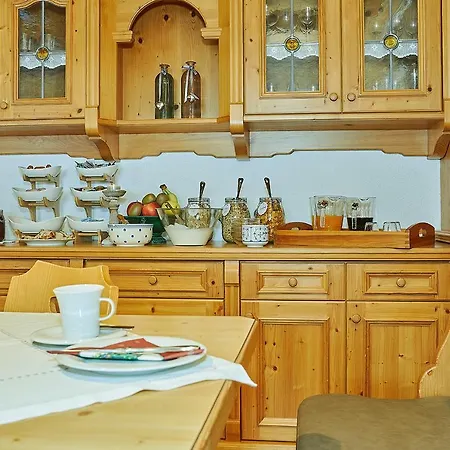 Haus Leiter Guest house *