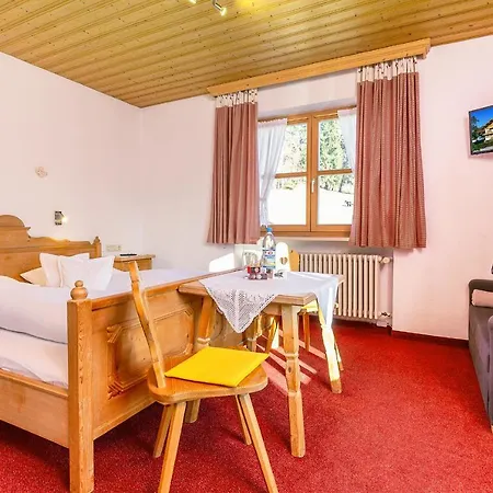 Haus Leiter Guest house